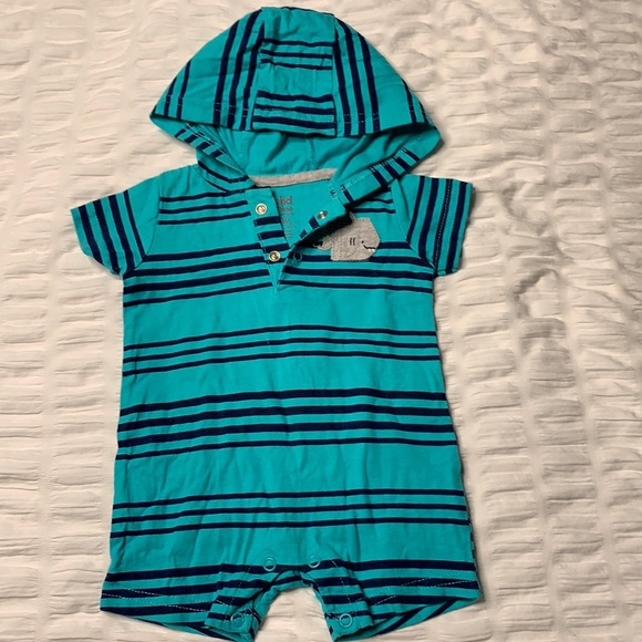 Shorts outfit with hoodie - Picture 1 of 8